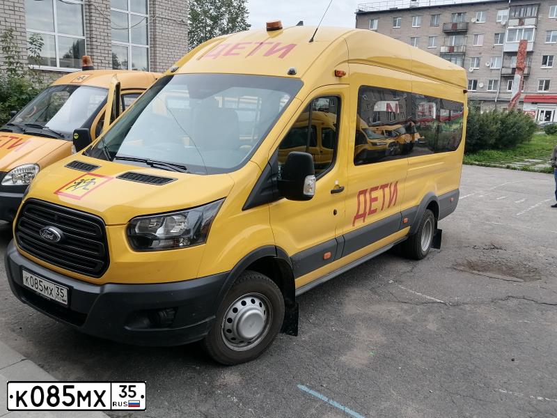 Фото автомобиля FORD TRANSIT, 2020 — госномер К085МХ35. Цвет: ЖЕЛТЫЙ