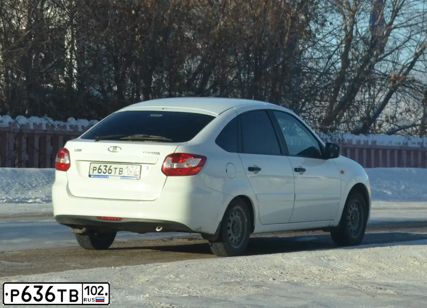 Фото автомобиля LADA 2191 GRANTA, 2014 — госномер Е978ЕВ156. Цвет: Белый
