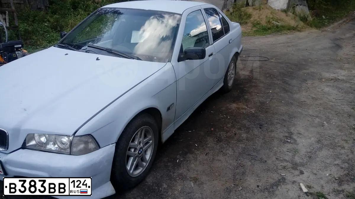 Фото автомобиля BMW SERIE 3, 1994 — госномер В383ВВ124. Цвет: ЧЕРНЫЙ