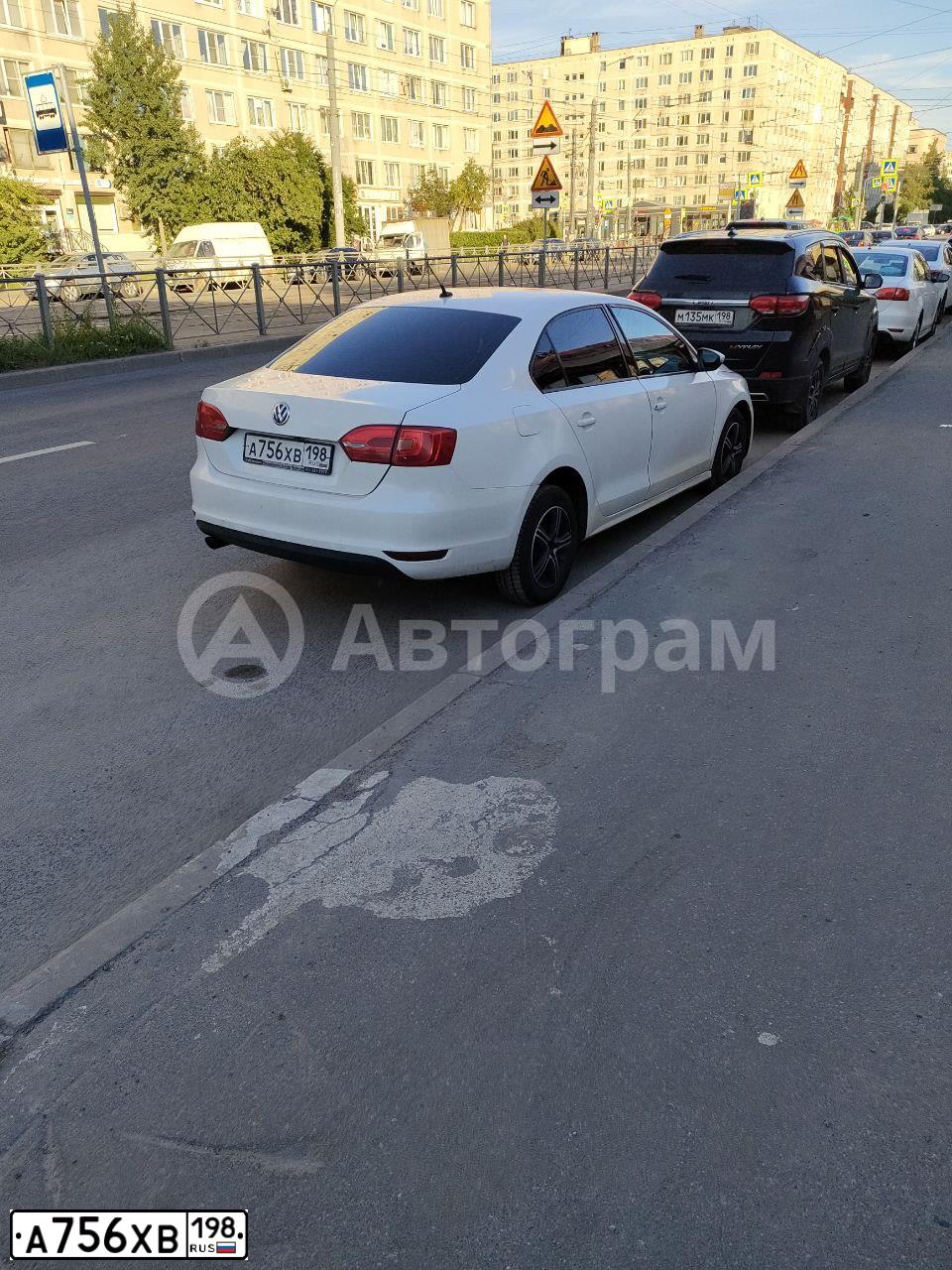 Фото автомобиля VOLKSWAGEN JETTA, 2013 — госномер А756ХВ198. Цвет: БЕЛЫЙ