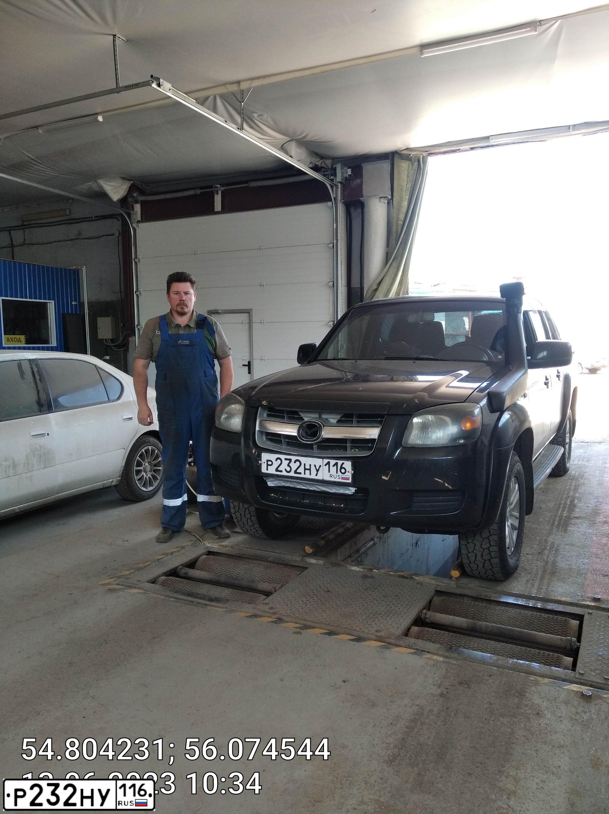 Фото автомобиля FORD RANGER, 2012 — госномер В111ТК16. Цвет: СЕРЕБРИСТЫЙ