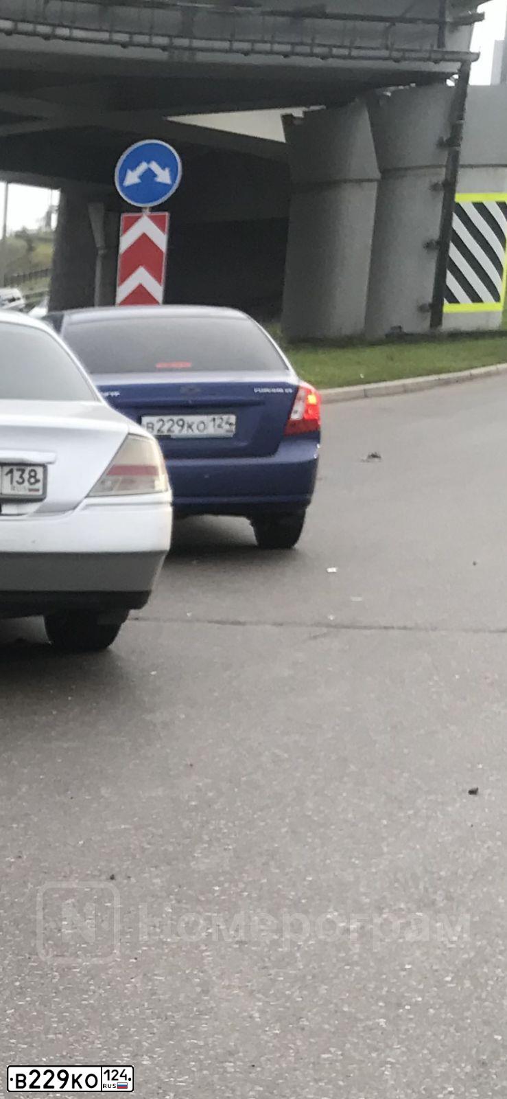 Фото автомобиля CHEVROLET LACETTI, 2010 — госномер В229КО124. Цвет: синий
