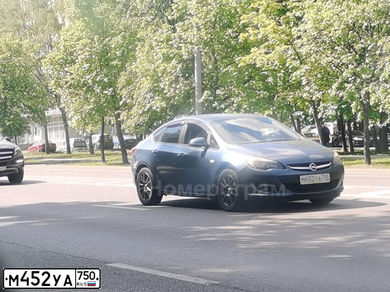 Фото автомобиля OPEL ASTRA, 2013 — госномер Х856ЕН180. Цвет: СИНИЙ МЕТАЛЛИК