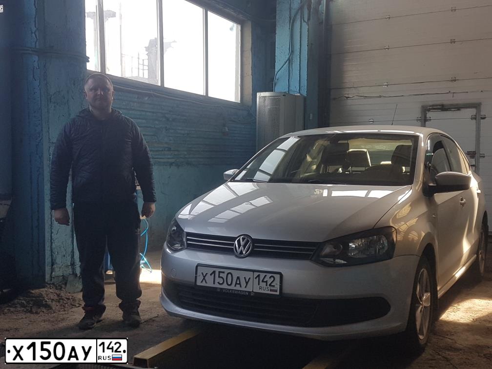 Фото автомобиля VOLKSWAGEN POLO, 2012 — госномер Х150АУ142. Цвет: СЕРЕБРИСТЫЙ