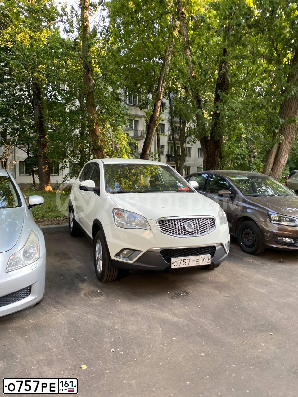 Фото автомобиля SSANGYONG ACTYON, 2012 — госномер О757РЕ161. Цвет: Белый
