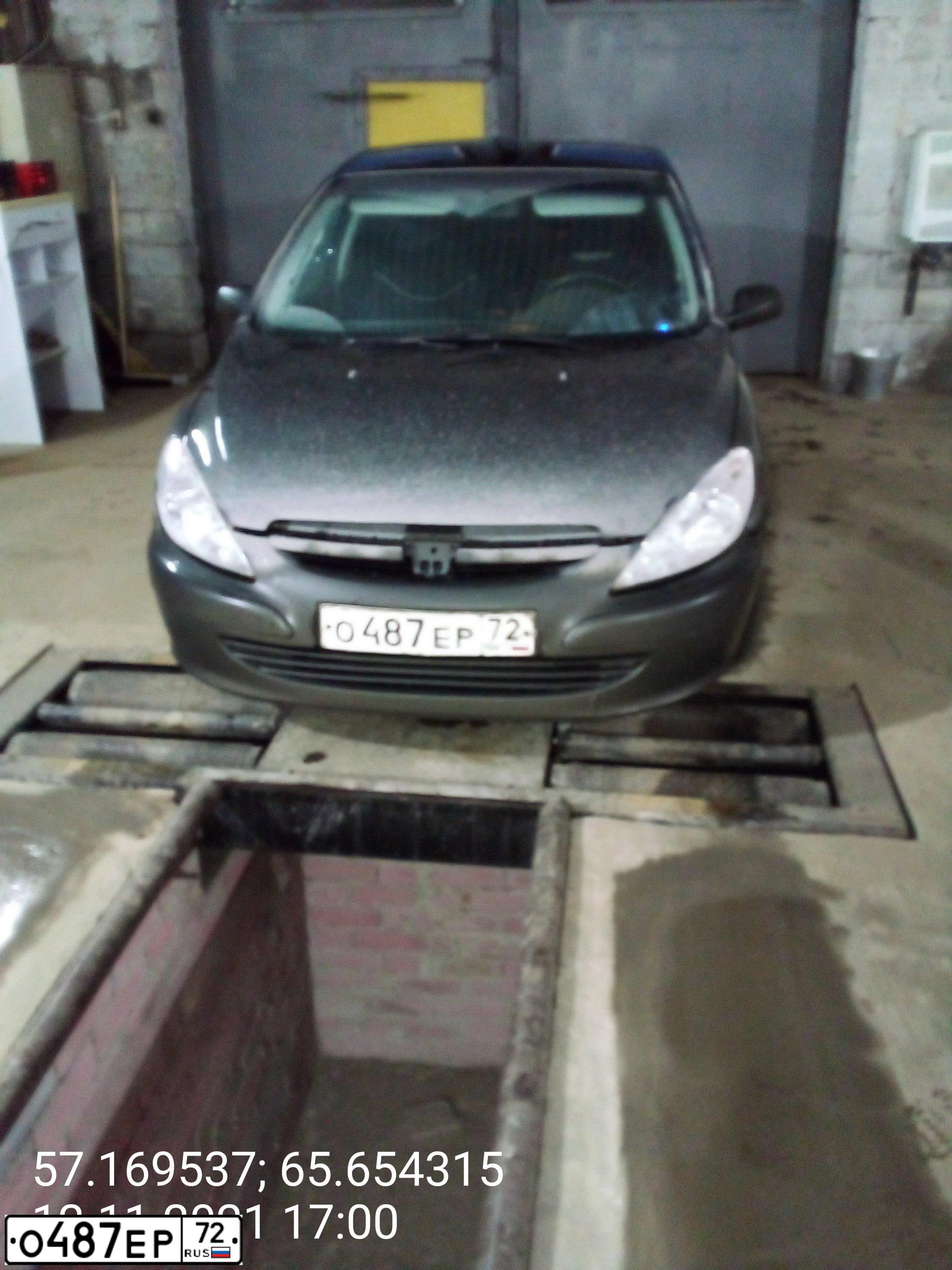 Фото автомобиля PEUGEOT 307, 2004 — госномер С856АМ196. Цвет: ЧЕРНЫЙ
