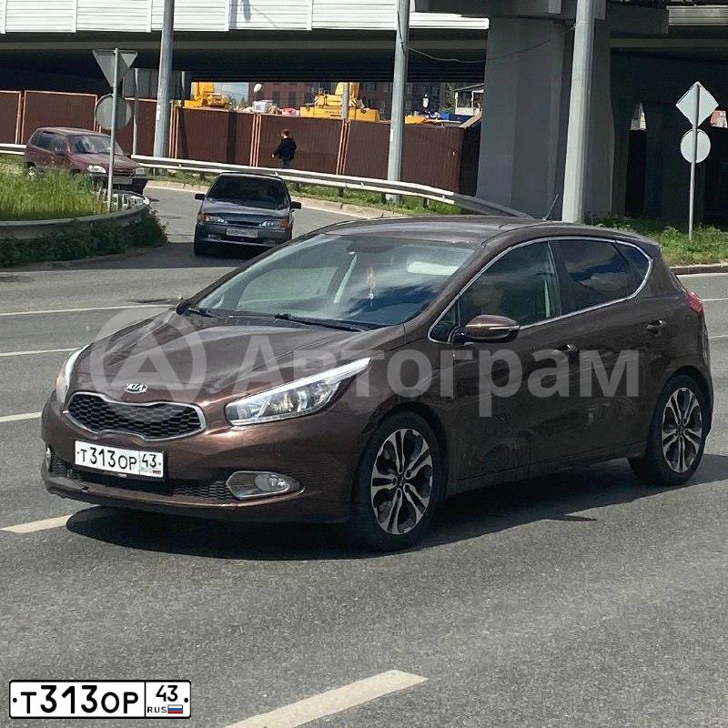 Фото автомобиля KIA CEED, 2014 — госномер С208ХТ43. Цвет: Коричневый