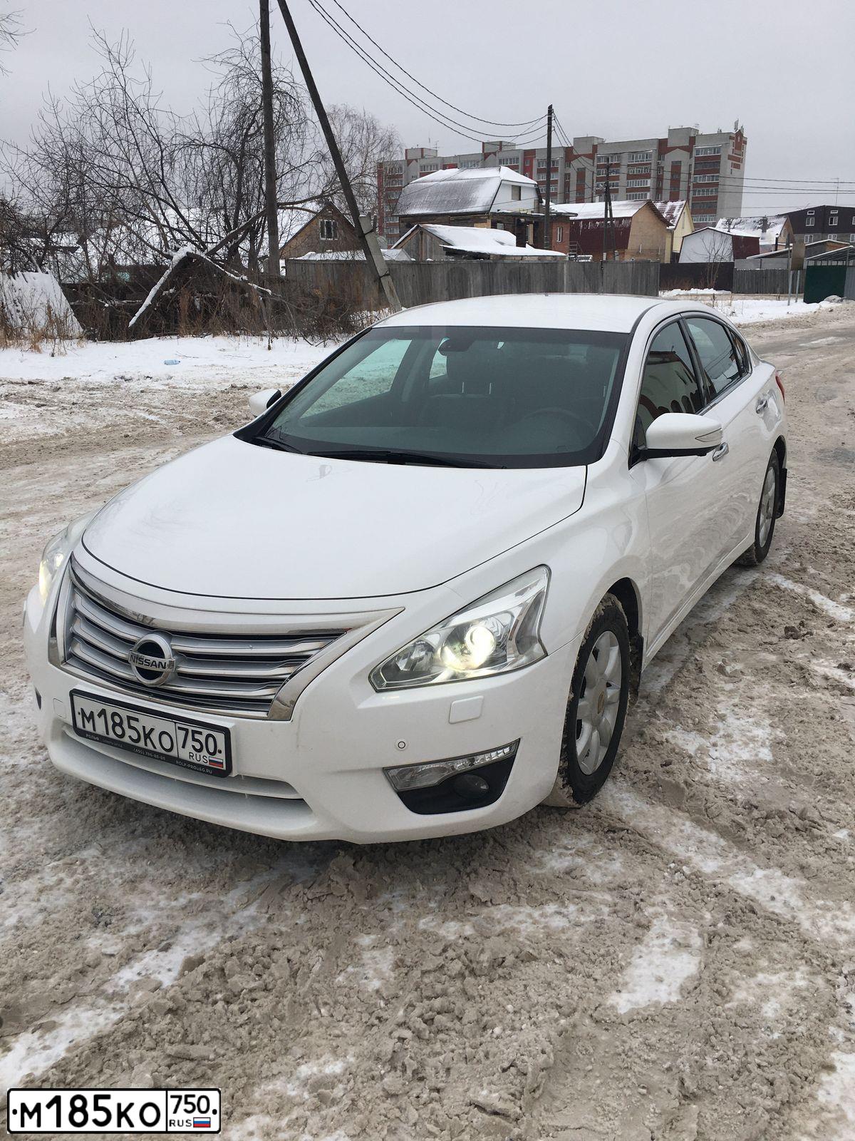 Фото автомобиля NISSAN TEANA, 2014 — госномер Т556КУ72. Цвет: Белый