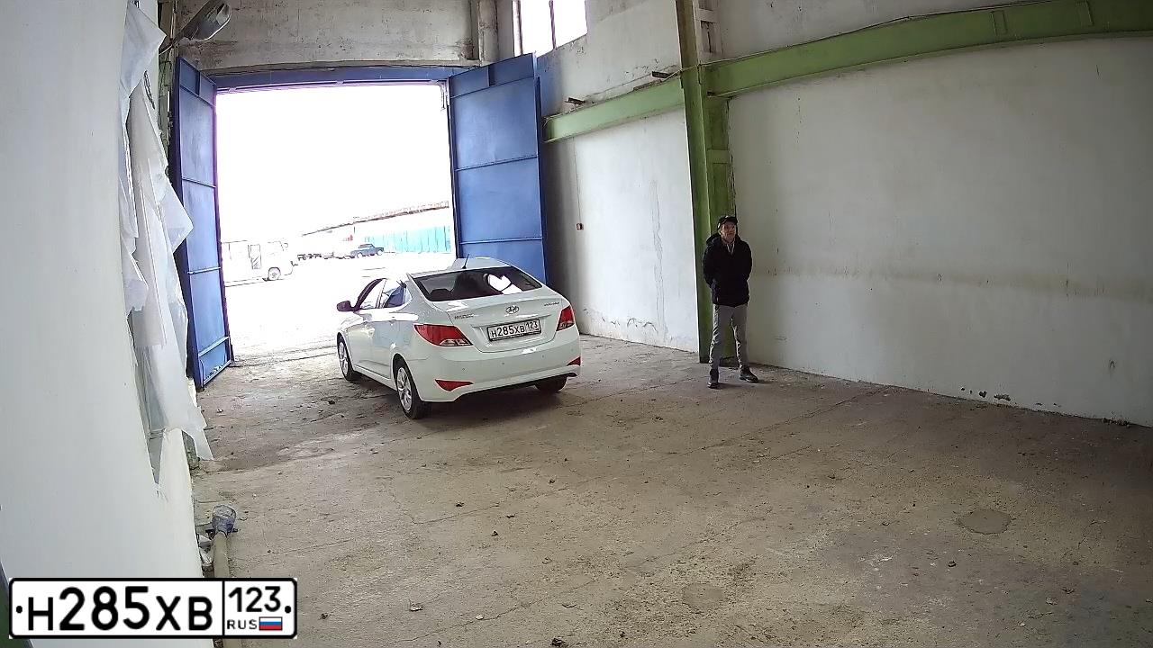 Фото автомобиля HYUNDAI SOLARIS, 2015 — госномер Р294РЕ123. Цвет: Белый