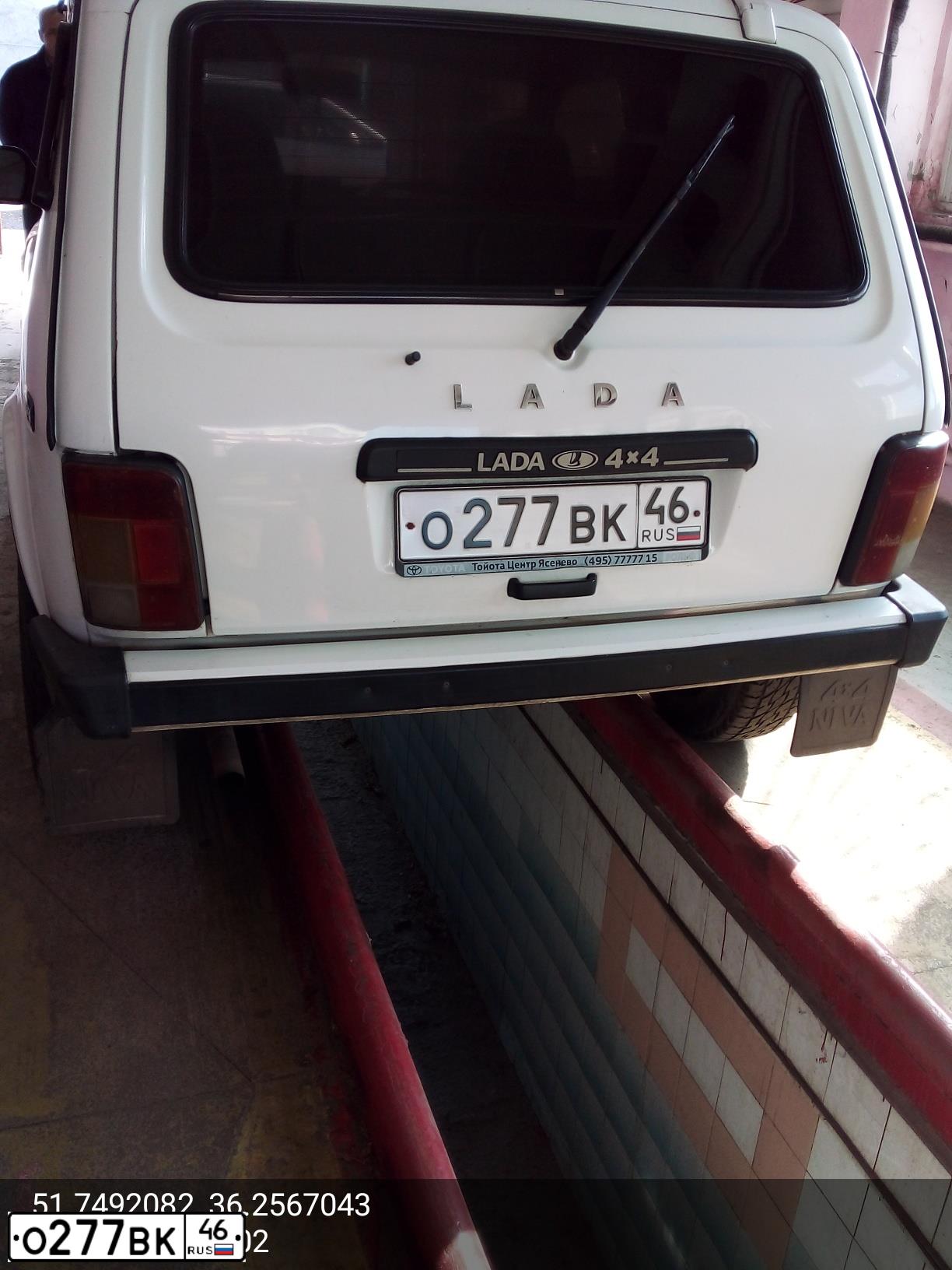 Фото автомобиля ЛАДА 212140 ЛАДА 4Х4, 2009 — госномер О277ВК46. Цвет: ЯРКО-БЕЛЫЙ