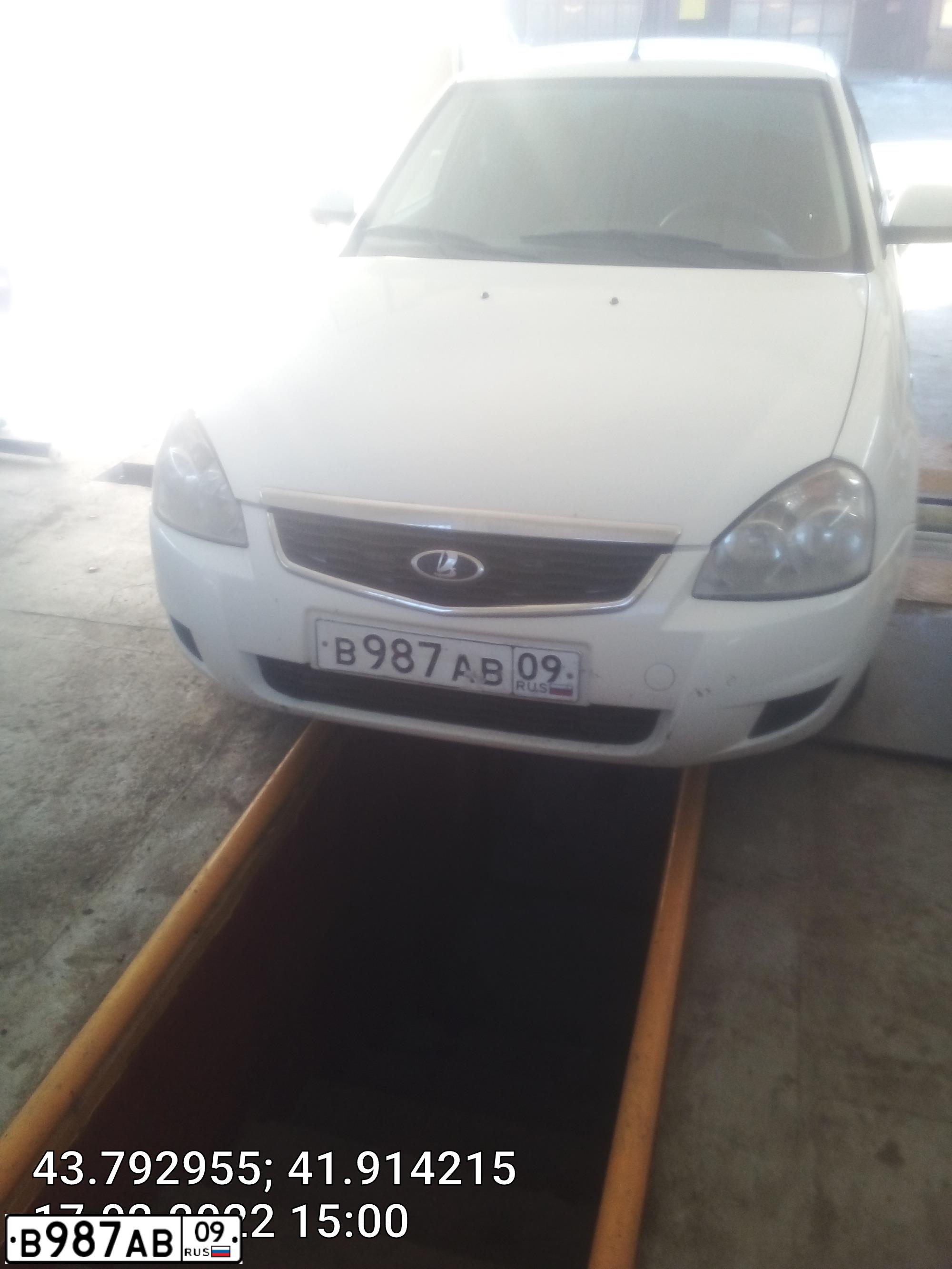 Фото автомобиля LADA 2170 PRIORA, 2014 — госномер В987АВ09. Цвет: Белый