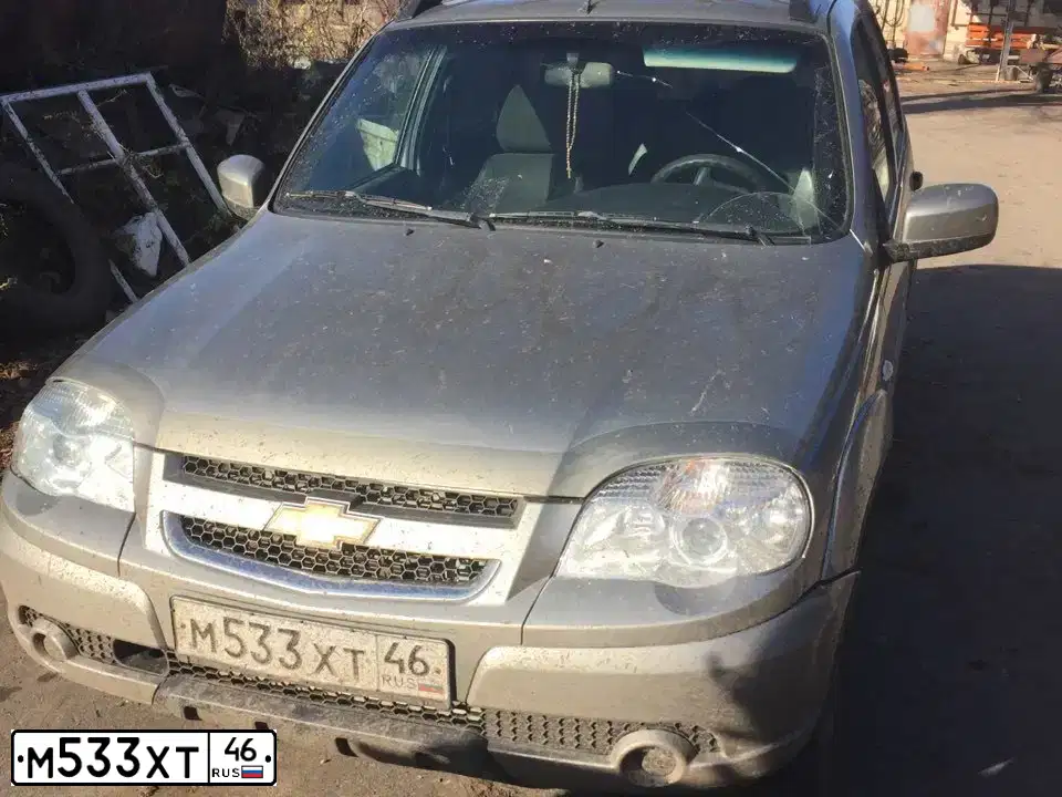 Фото автомобиля CHEVROLET NIVA, 2013 — госномер М533ХТ46. Цвет: СЕРО-КОРИЧНЕВЫЙ МЕТАЛЛИК