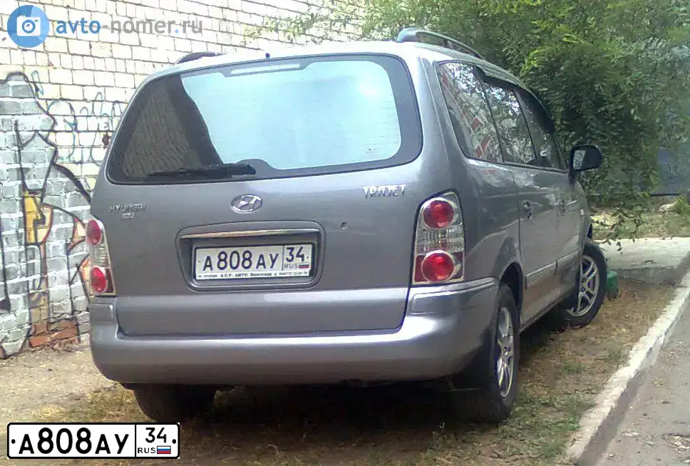 Фото автомобиля HYUNDAI TRAJET, 2005 — госномер А808АУ34. Цвет: Серый
