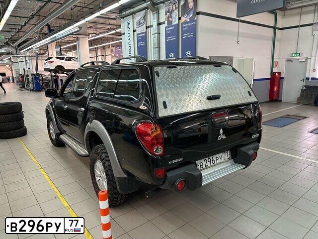 Фото автомобиля TOYOTA COROLLA, 2010 — госномер Т394ЕК64. Цвет: СЕРЕБРИСТЫЙ