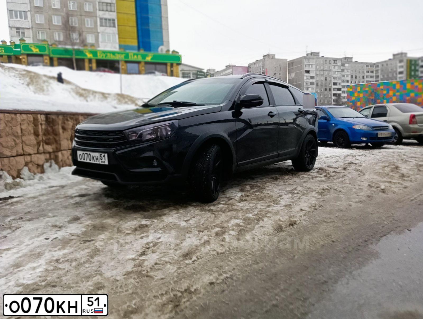 Фото автомобиля LADA 2112, 2003 — госномер Е353ОЕ51. Цвет: СЕРЕБРИСТЫЙ