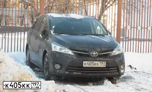Фото автомобиля TOYOTA VERSO, 2013 — госномер К405КК197. Цвет: СЕРЫЙ ТЕМНЫЙ