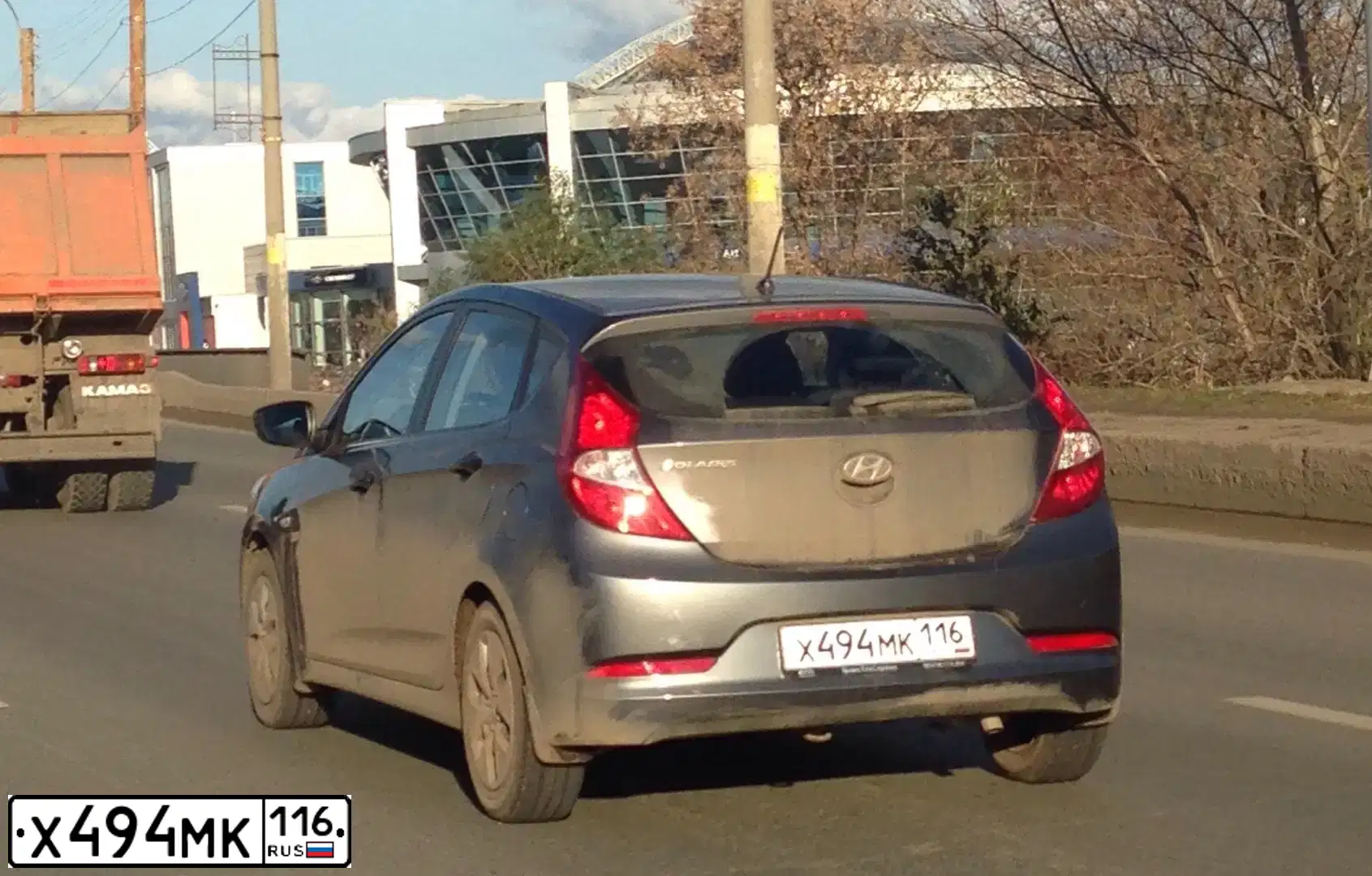 Фото автомобиля HYUNDAI SOLARIS, 2016 — госномер Х494МК116. Цвет: ТЕМНО-СЕРЫЙ