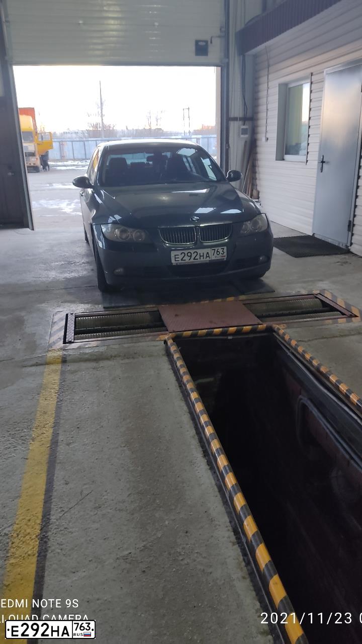 Фото автомобиля BMW SERIE 3, 2008 — госномер К007КВ174. Цвет: ТЕМНО-СЕРЫЙ