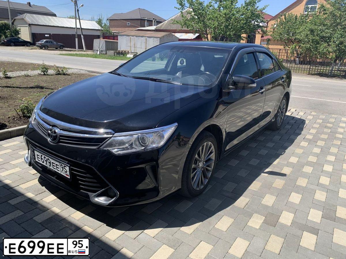 Фото автомобиля TOYOTA CAMRY, 2015 — госномер Е699ЕЕ95. Цвет: ЧЕРНЫЙ МЕТАЛИК