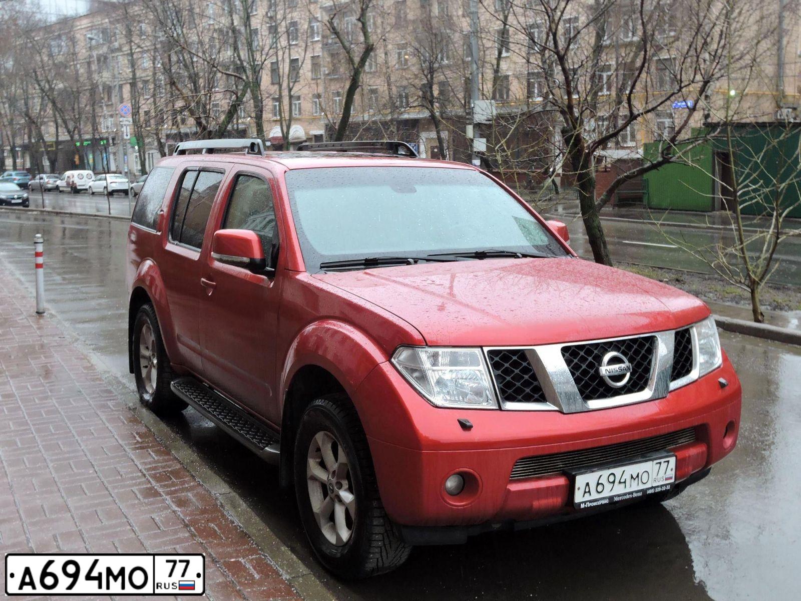 Фото автомобиля ТОЙОТАЛАНД КРУЗЕР, 2001 — госномер Е010ВМ30. Цвет: СЕРЫЙ