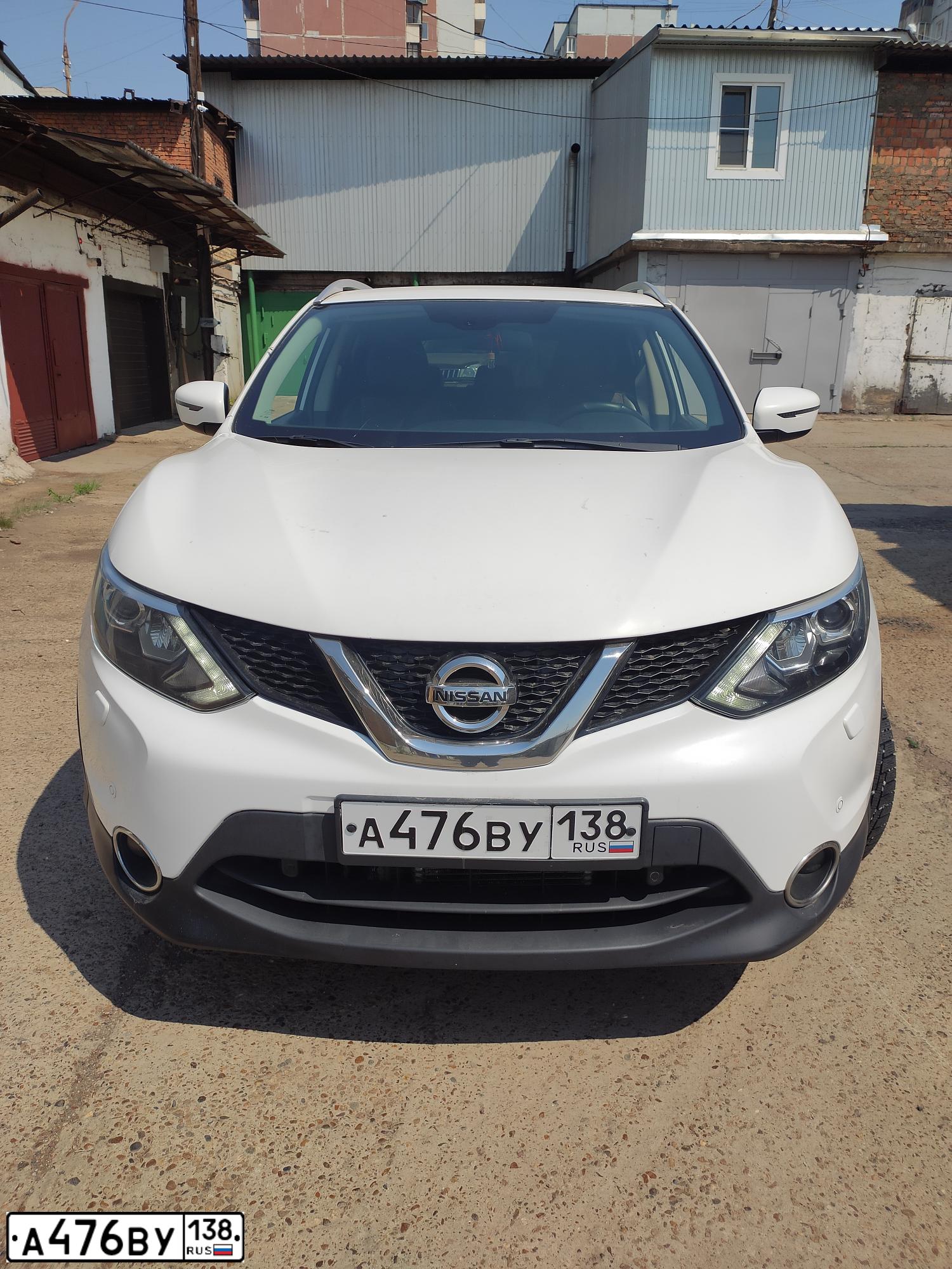 Фото автомобиля NISSAN QASHQAI, 2018 — госномер А476ВУ138. Цвет: БЕЛЫЙ