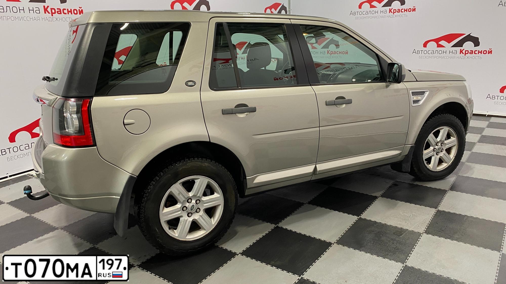 Фото автомобиля LAND ROVER FREELANDER, 2011 — госномер Х550ХЕ790. Цвет: Серый