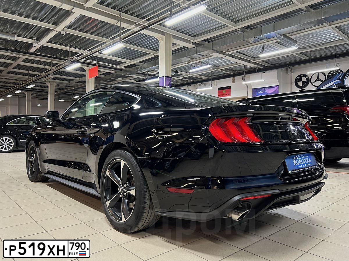Фото автомобиля FORD MUSTANG, 2019 — госномер Х212ВМ154. Цвет: ЧЕРНЫЙ