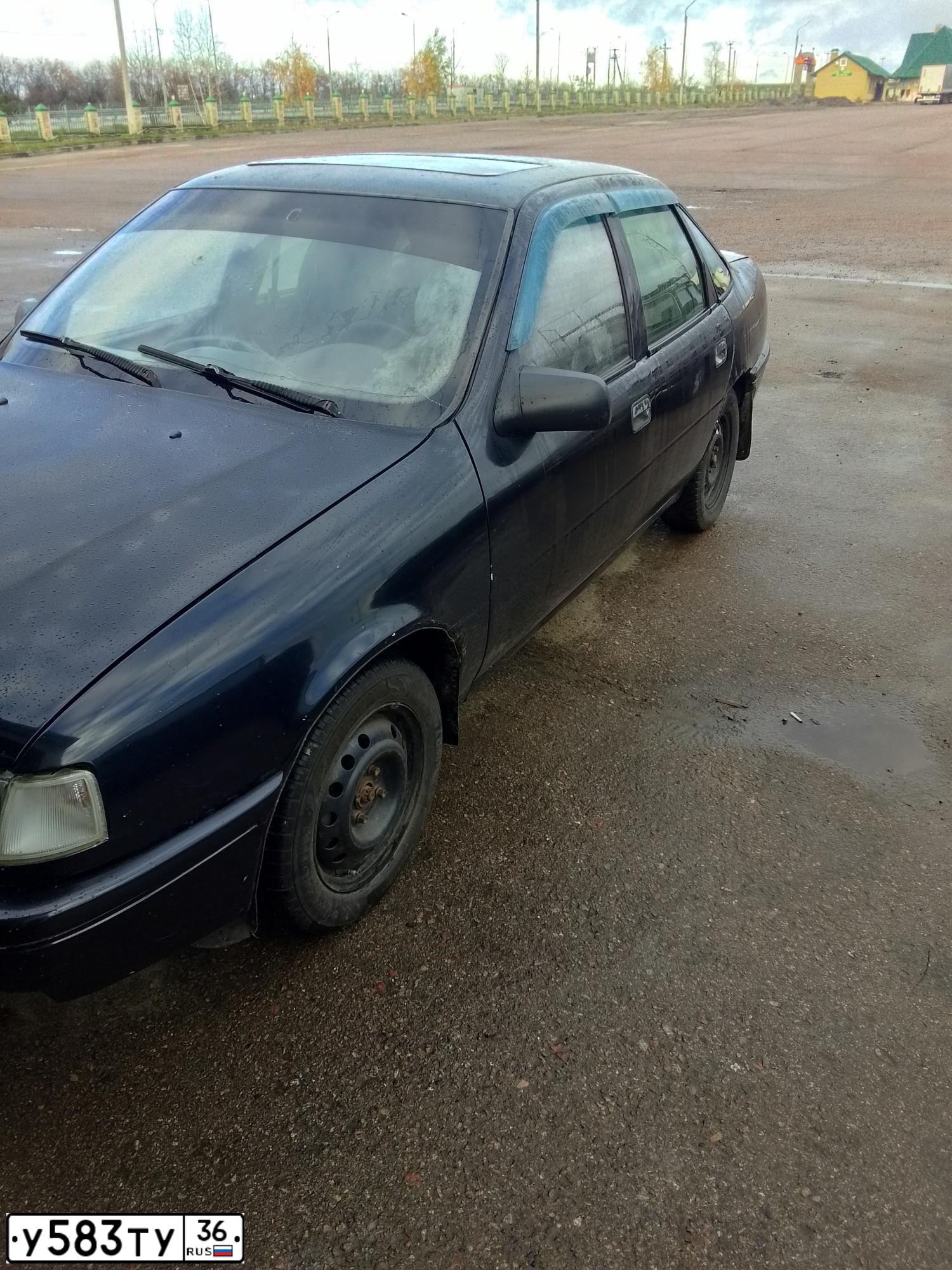 Фото автомобиля OPEL VECTRA, 1992 — госномер У583ТУ36. Цвет: ЧЕРНЫЙ