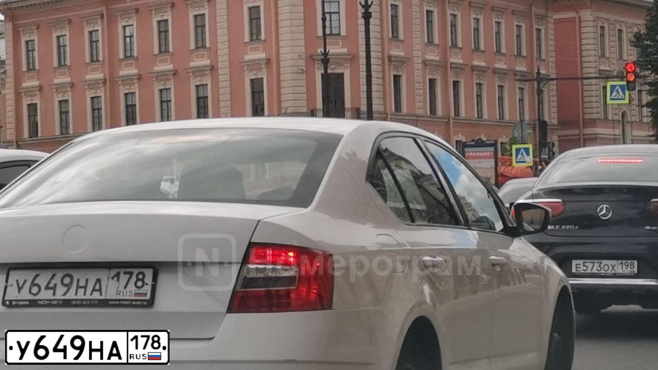Фото автомобиля SKODA OCTAVIA, 2016 — госномер У649НА178. Цвет: Белый