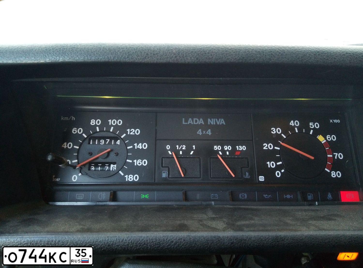 Фото автомобиля LADA 2121 NIVA, 1996 — госномер О744КС35. Цвет: МУРЕНА