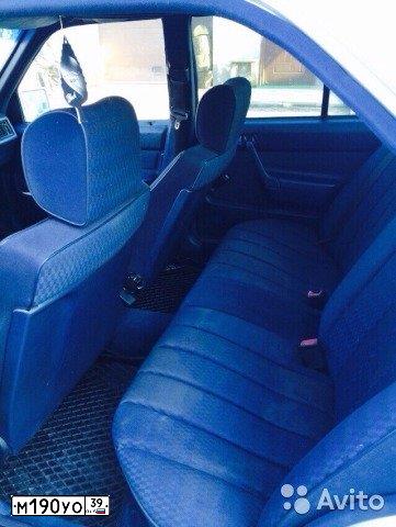 Фото автомобиля MERCEDES C-KLASSE, 1991 — госномер М190УО39. Цвет: Серебристый