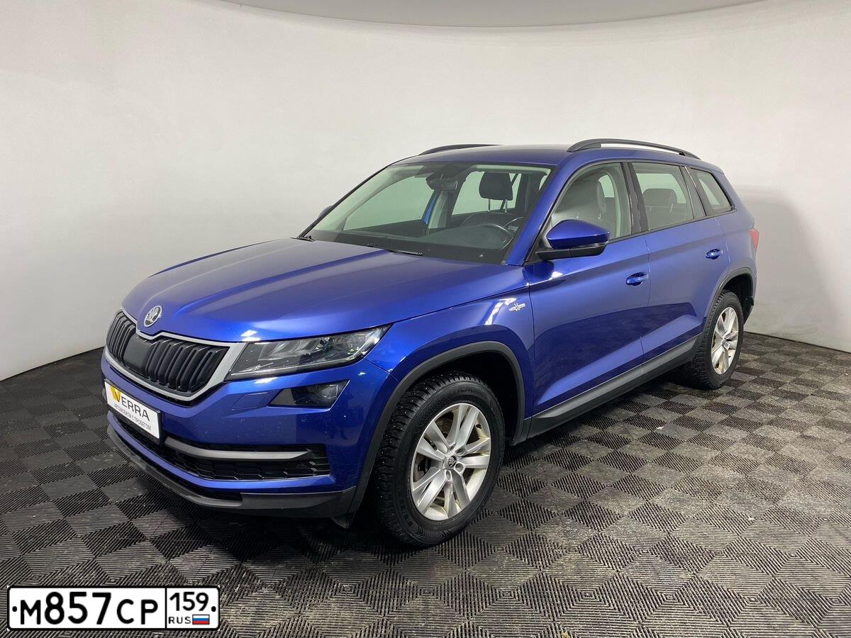 Фото автомобиля SKODA KODIAQ, 2019 — госномер М857СР159. Цвет: ЯРКО-СИНИЙ