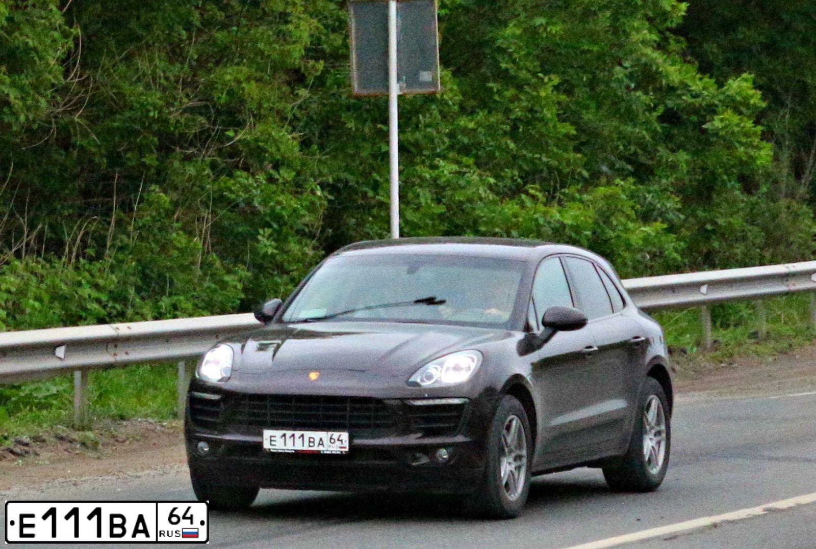 Фото автомобиля PORSCHE MACAN, 2015 — госномер А395АА43. Цвет: Коричневый