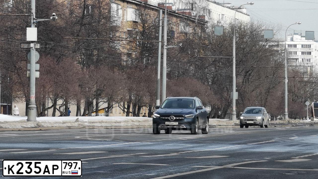 Фото автомобиля MERCEDES E-KLASSE, 2000 — госномер К235АР797. Цвет: ТЕМНО СИНИЙ