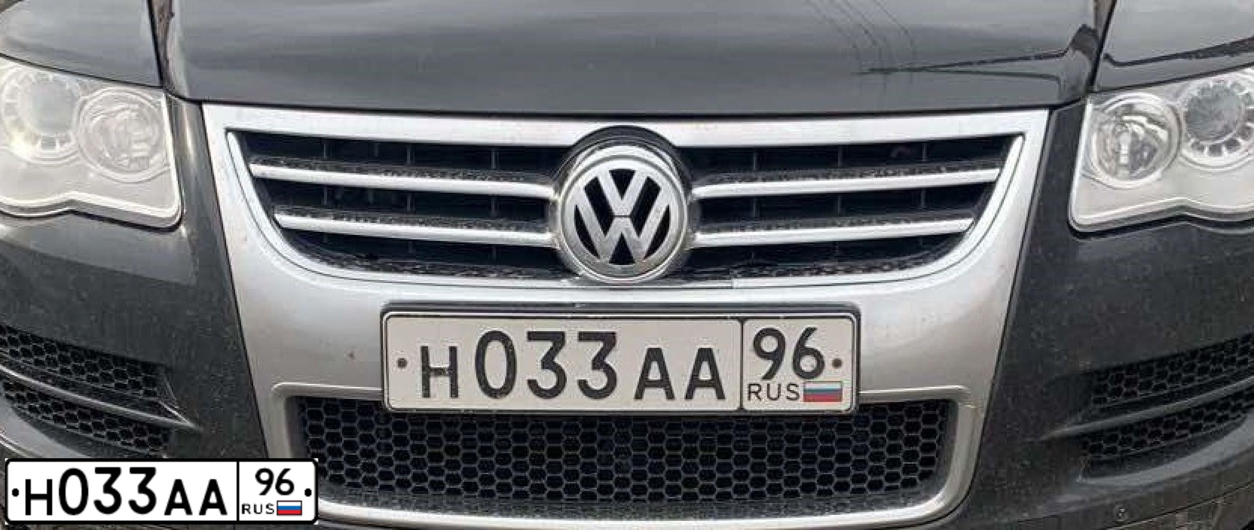 Фото автомобиля VOLKSWAGEN TOUAREG, 2008 — госномер О656ХС196. Цвет: ЧЕРНЫЙ
