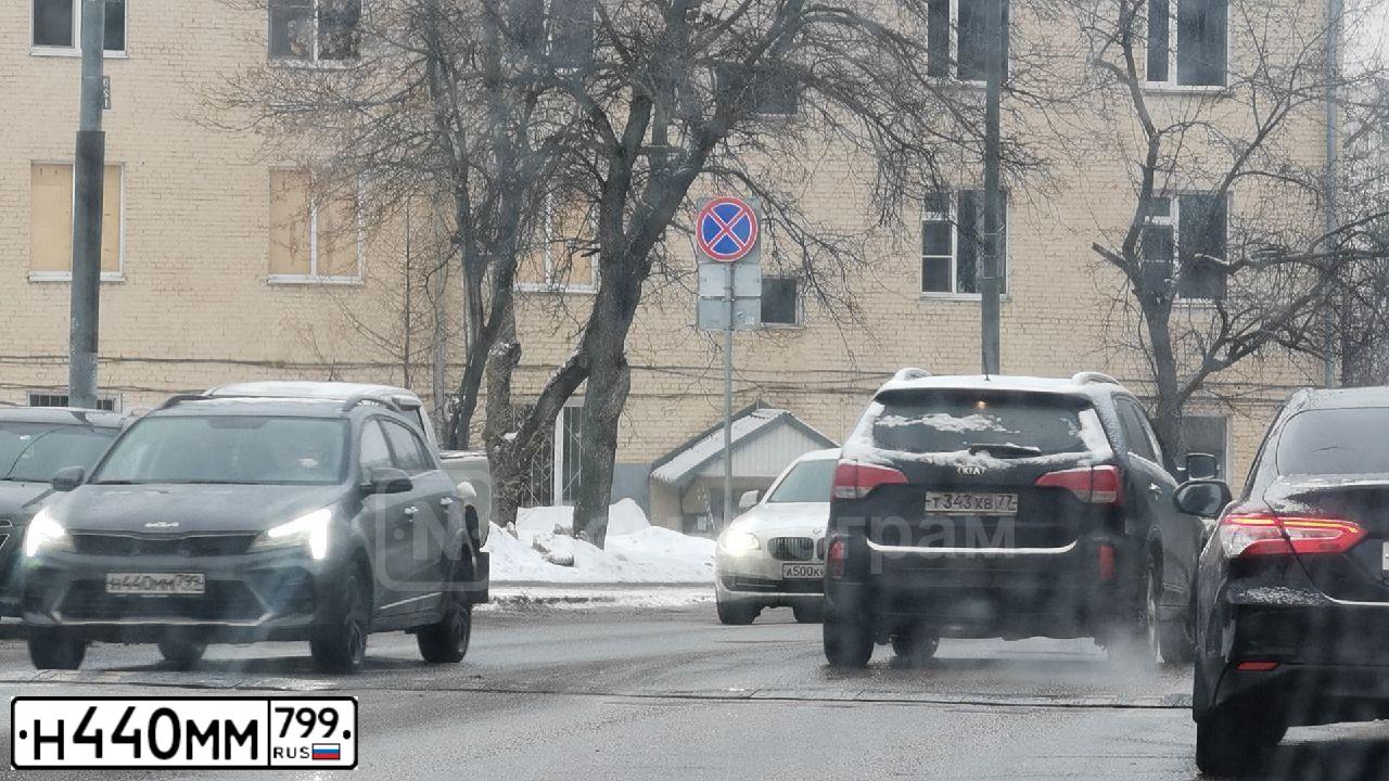 Фото автомобиля KIA RIO, 2022 — госномер Т760МК761. Цвет: СЕРЫЙ
