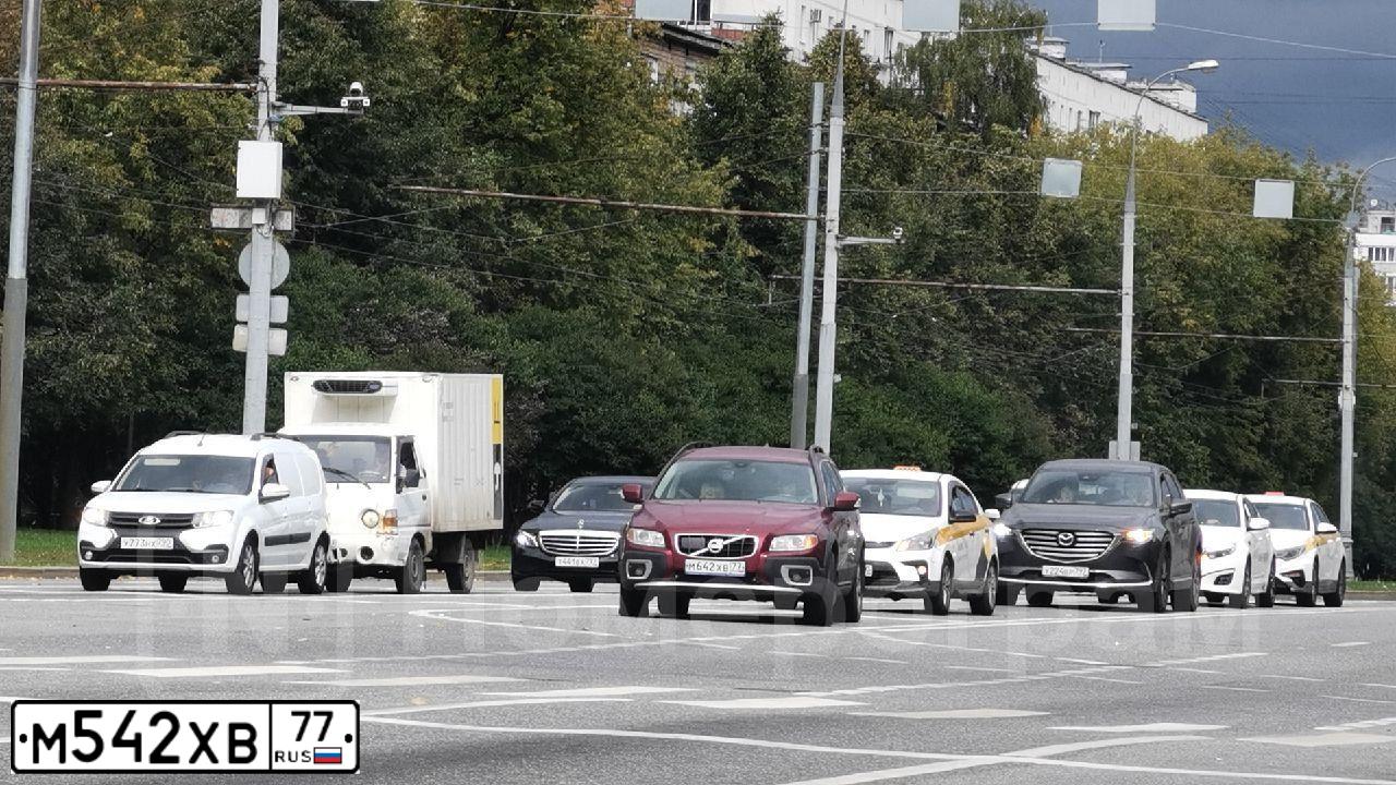 Фото автомобиля AUDI 80, 1990 — госномер В989РМ750. Цвет: КРАСНЫЙ (БОРДОВЫЙ)