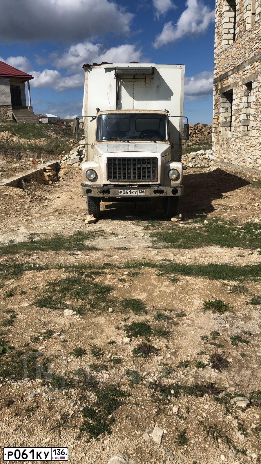 Фото автомобиля GAZ 3307, 2006 — госномер Р061КУ136. Цвет: Белый