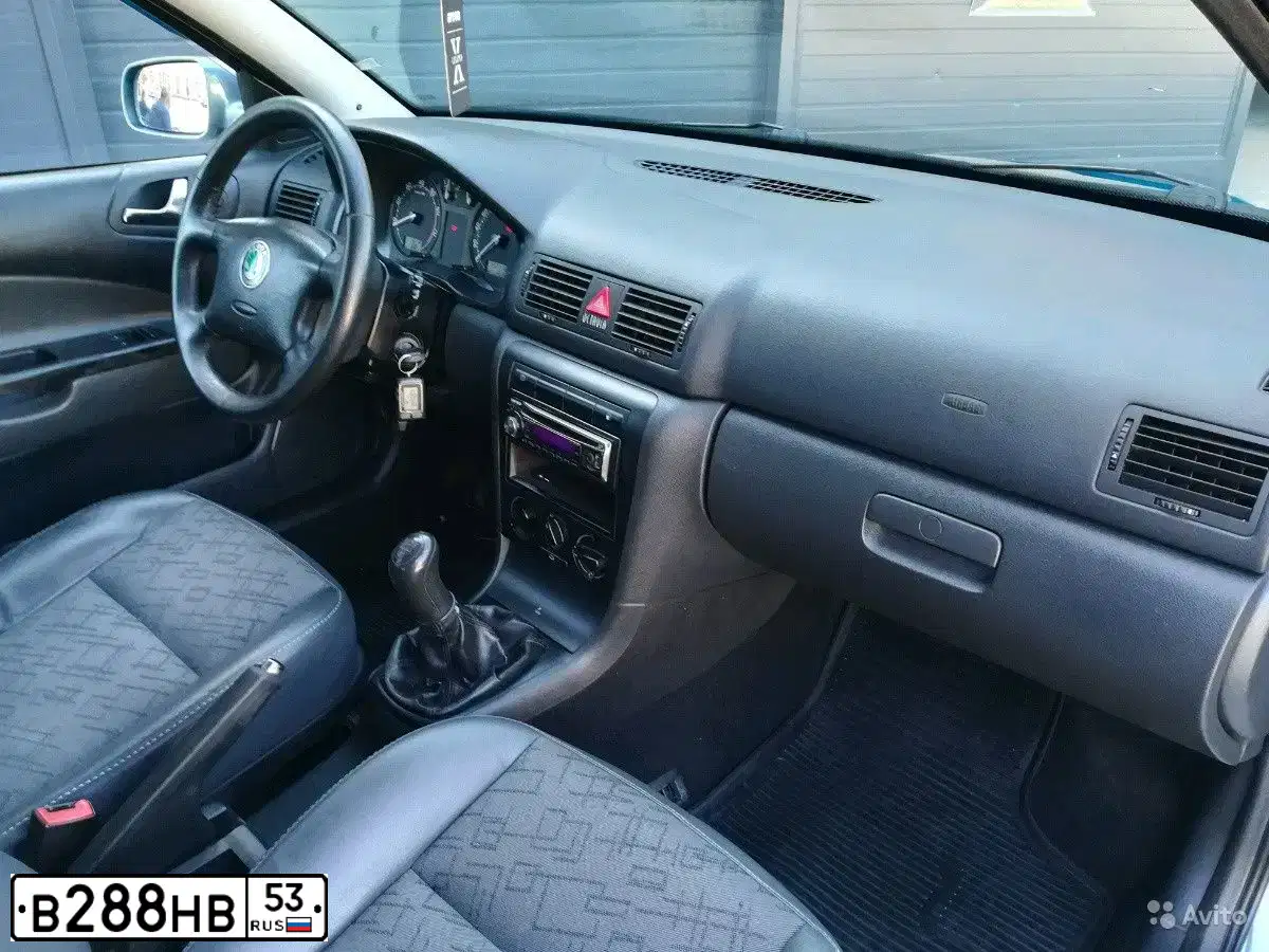 Фото автомобиля SKODA OCTAVIA, 2008 — госномер В288НВ53. Цвет: СЕРО-ГОЛУБОЙ