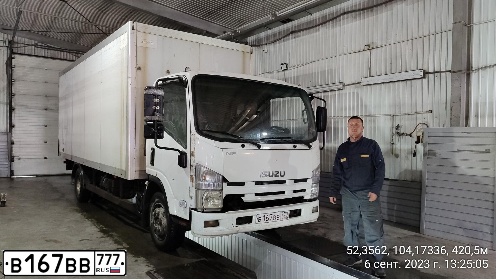 Фото автомобиля ISUZU NPR, 2013 — госномер В167ВВ777. Цвет: БЕЛЫЙ