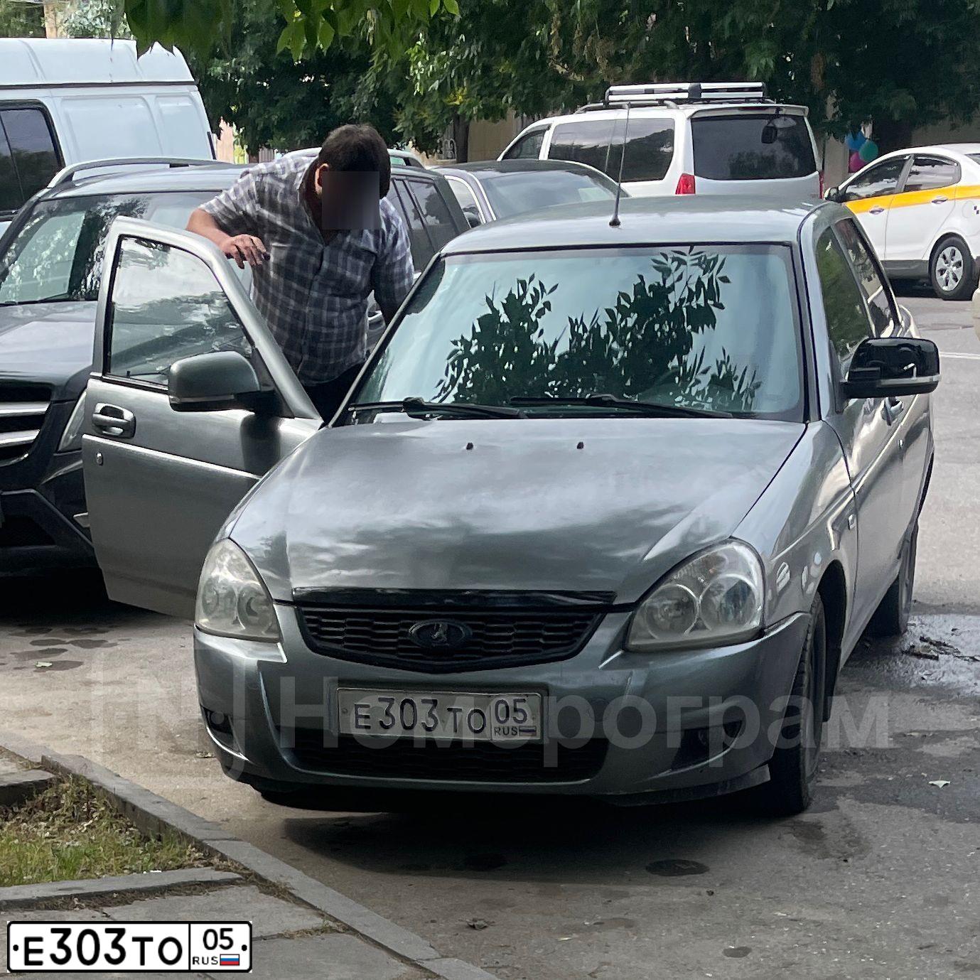 Фото автомобиля LADA 2170 PRIORA, 2008 — госномер Е303ТО05. Цвет: СРЕДНИЙ СЕРО-ЗЕЛЕН. МЕТ.