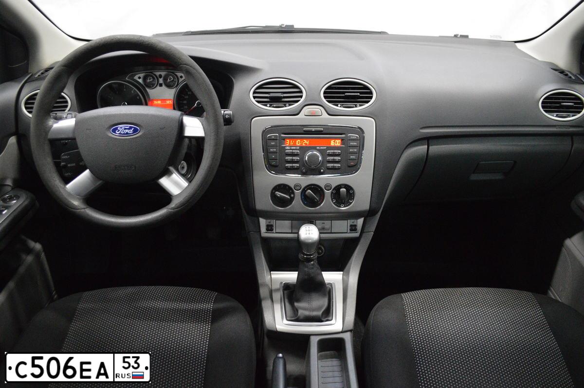 Фото автомобиля FORD FOCUS, 2010 — госномер С506ЕА53. Цвет: СЕРЕБРИСТЫЙ