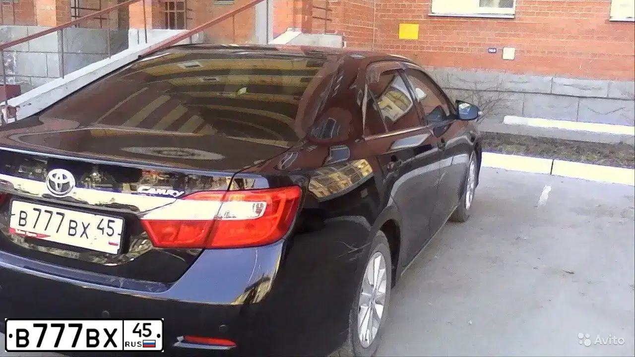 Фото автомобиля TOYOTA CAMRY, 2016 — госномер В777ВХ45. Цвет: ЧЕРНЫЙ МЕТАЛЛИК