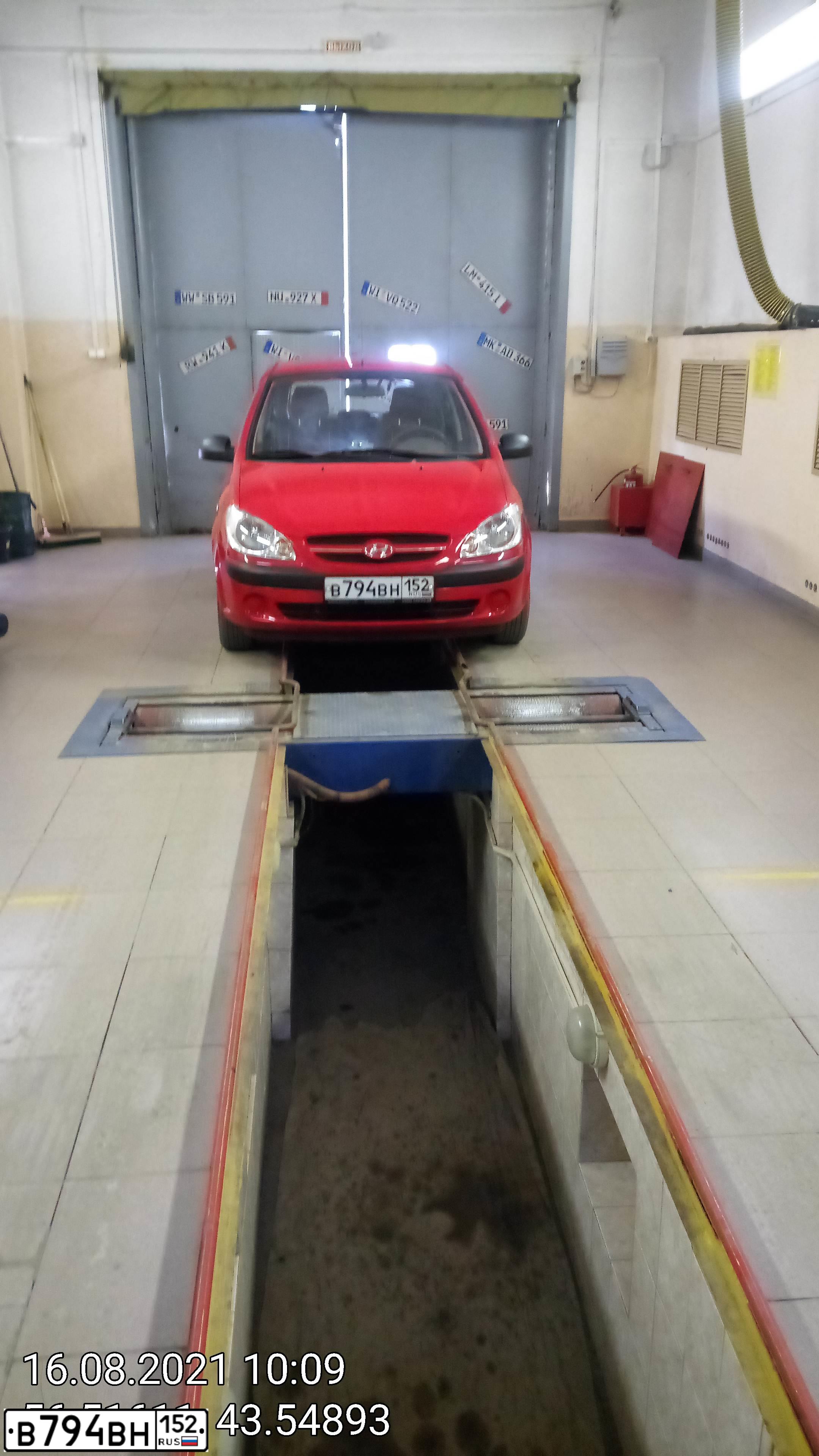 Фото автомобиля HYUNDAI GETZ, 2007 — госномер У121ОУ152. Цвет: Красный
