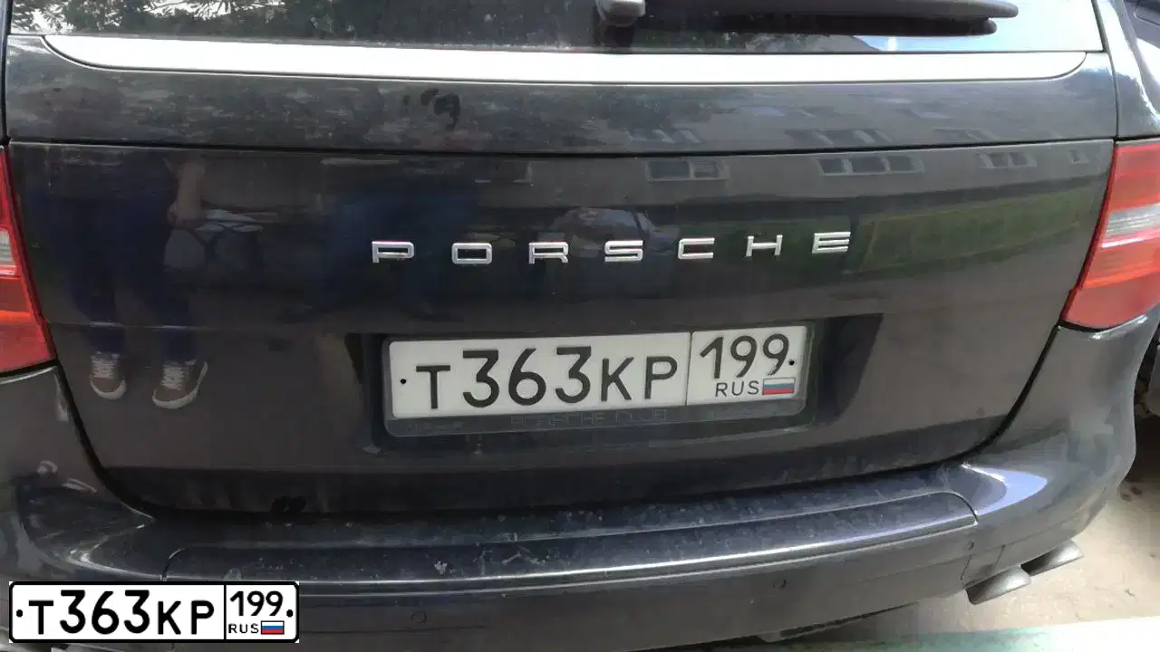 Фото автомобиля PORSCHE CAYENNE, 2003 — госномер Т363КР199. Цвет: ЧЕРНЫЙ