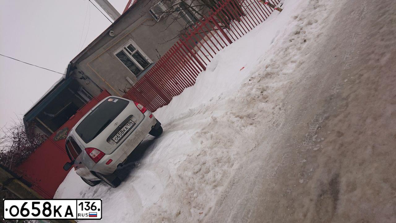 Фото автомобиля LADA 1117 KALINA, 2009 — госномер К179ММ48. Цвет: Серебристый