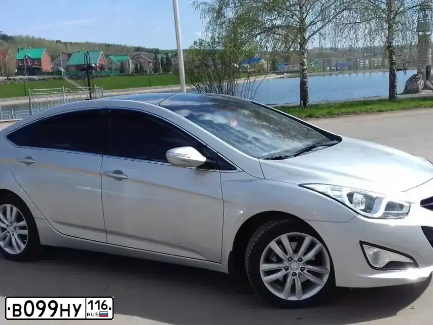 Фото автомобиля HYUNDAI SONATA, 2012 — госномер В099НУ116. Цвет: Белый