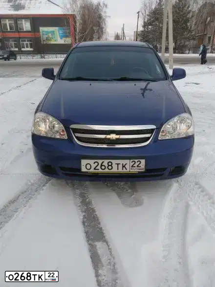 Фото автомобиля CHEVROLET LACETTI, 2011 — госномер О268ТК22. Цвет: СИНИЙ