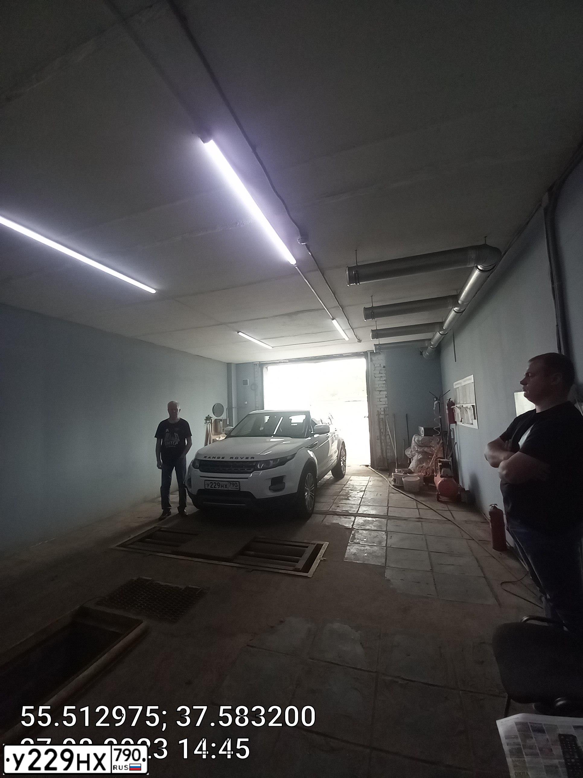 Фото автомобиля LAND ROVER RANGE ROVER EVOQUE, 2011 — госномер Р450КТ68. Цвет: БЕЛЫЙ ЯРКИЙ