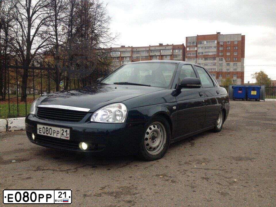 Фото автомобиля LADA 2170 PRIORA, 2007 — госномер Е080РР21. Цвет: ТЕМНО-ЗЕЛЕН.
